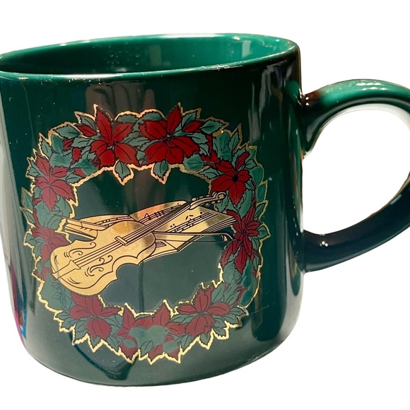 BROOKSTONE SET 4 DARK GREEN CHRISTMAS HOLIDAY CERAMIC COFFEE, COCOA MUGS. Vtg - Picture 3 of 9